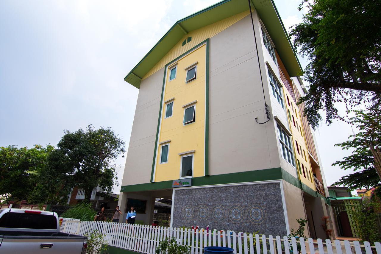 Bann In Suan Apartment Bangkok Exterior photo